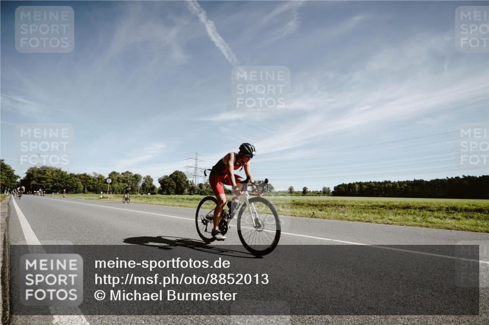 07.09.2025 - 19. Norderstedt Triathlon Michael Burmester http://msf.ph/oto/8852013 07.09.2025 11:29:25 Radfahren 1196, 1228 meine-sportfotos.de