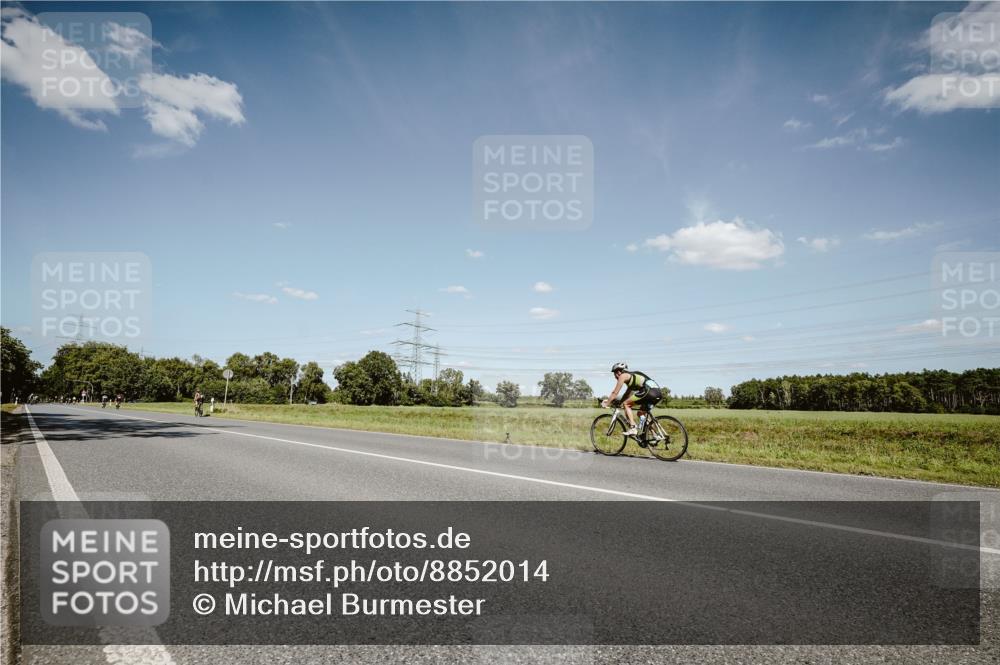 07.09.2025 - 19. Norderstedt Triathlon Michael Burmester http://msf.ph/oto/8852014 07.09.2025 14:31:06 Radfahren  meine-sportfotos.de