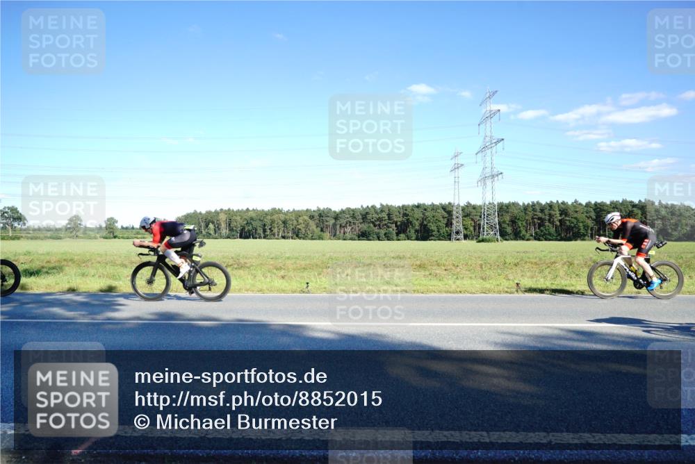 07.09.2025 - 19. Norderstedt Triathlon Michael Burmester http://msf.ph/oto/8852015 07.09.2025 15:48:11 Radfahren 381, 425, 1051, 1065, 1073, 1531, 1563 meine-sportfotos.de