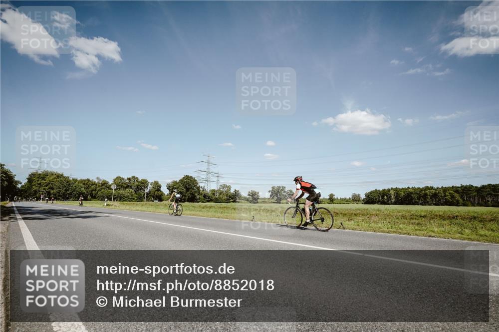 07.09.2025 - 19. Norderstedt Triathlon Michael Burmester http://msf.ph/oto/8852018 07.09.2025 14:31:07 Radfahren  meine-sportfotos.de