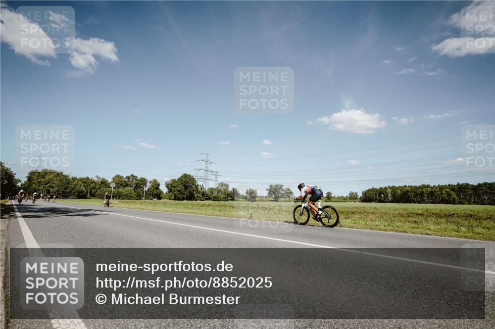 07.09.2025 - 19. Norderstedt Triathlon Michael Burmester http://msf.ph/oto/8852025 07.09.2025 14:31:12 Radfahren  meine-sportfotos.de