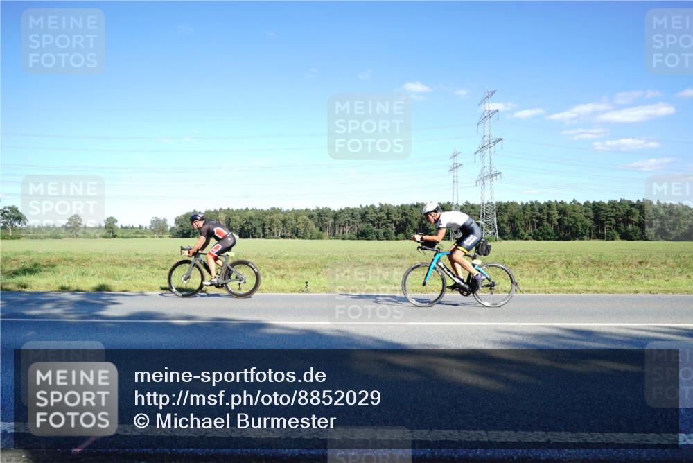 07.09.2025 - 19. Norderstedt Triathlon Michael Burmester http://msf.ph/oto/8852029 07.09.2025 15:48:22 Radfahren 1064, 1516 meine-sportfotos.de