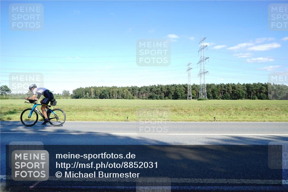 07.09.2025 - 19. Norderstedt Triathlon Michael Burmester http://msf.ph/oto/8852031 07.09.2025 15:48:22 Radfahren 1064, 1516 meine-sportfotos.de
