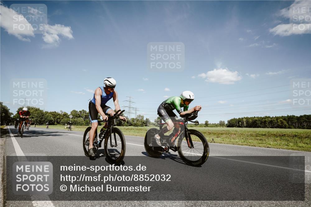 07.09.2025 - 19. Norderstedt Triathlon Michael Burmester http://msf.ph/oto/8852032 07.09.2025 14:31:16 Radfahren 960, 1010, 1016, 1496 meine-sportfotos.de