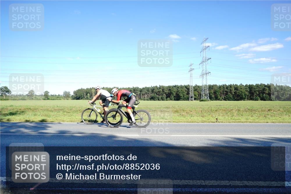 07.09.2025 - 19. Norderstedt Triathlon Michael Burmester http://msf.ph/oto/8852036 07.09.2025 15:48:24 Radfahren 1516 meine-sportfotos.de