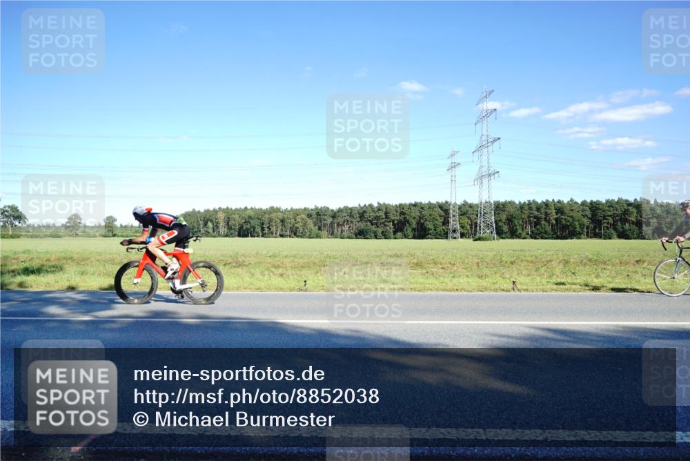 07.09.2025 - 19. Norderstedt Triathlon Michael Burmester http://msf.ph/oto/8852038 07.09.2025 15:48:28 Radfahren  meine-sportfotos.de