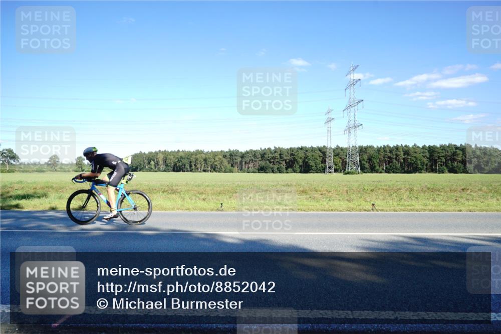 07.09.2025 - 19. Norderstedt Triathlon Michael Burmester http://msf.ph/oto/8852042 07.09.2025 15:48:31 Radfahren 1085 meine-sportfotos.de