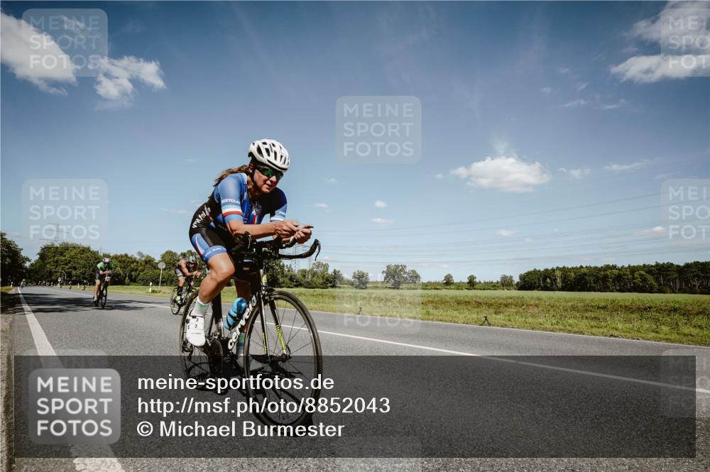 07.09.2025 - 19. Norderstedt Triathlon Michael Burmester http://msf.ph/oto/8852043 07.09.2025 14:31:20 Radfahren 960, 1447, 1457, 1491, 1496 meine-sportfotos.de