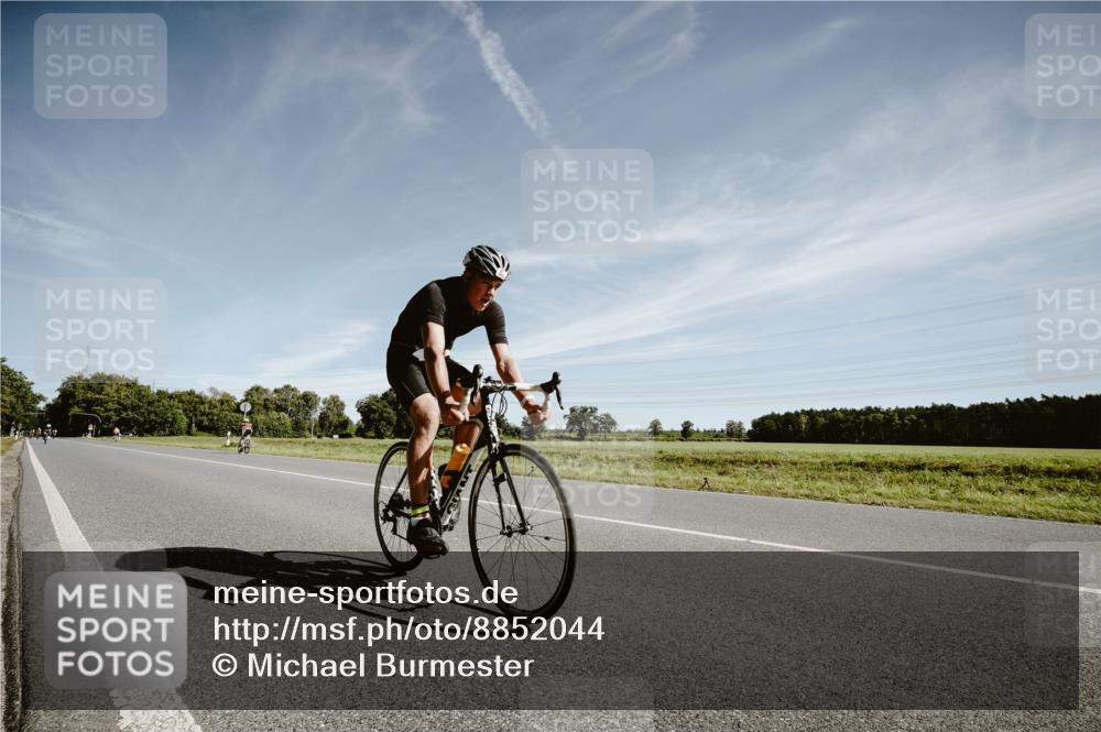 07.09.2025 - 19. Norderstedt Triathlon Michael Burmester http://msf.ph/oto/8852044 07.09.2025 11:29:51 Radfahren 1203 meine-sportfotos.de