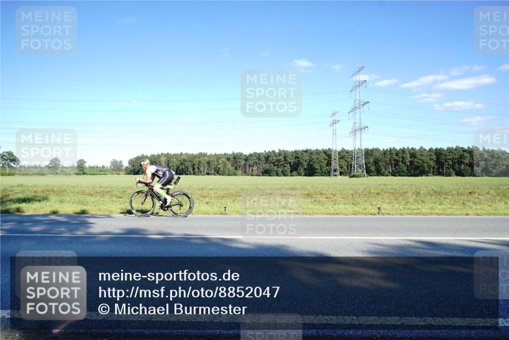 07.09.2025 - 19. Norderstedt Triathlon Michael Burmester http://msf.ph/oto/8852047 07.09.2025 15:48:32 Radfahren 1085 meine-sportfotos.de