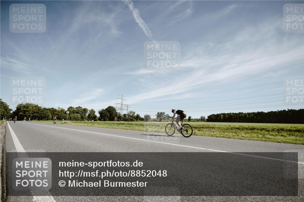 07.09.2025 - 19. Norderstedt Triathlon Michael Burmester http://msf.ph/oto/8852048 07.09.2025 11:29:52 Radfahren 1203 meine-sportfotos.de