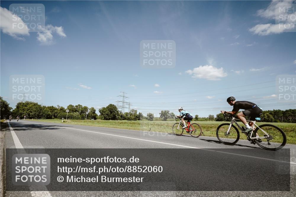 07.09.2025 - 19. Norderstedt Triathlon Michael Burmester http://msf.ph/oto/8852060 07.09.2025 14:31:31 Radfahren 991 meine-sportfotos.de