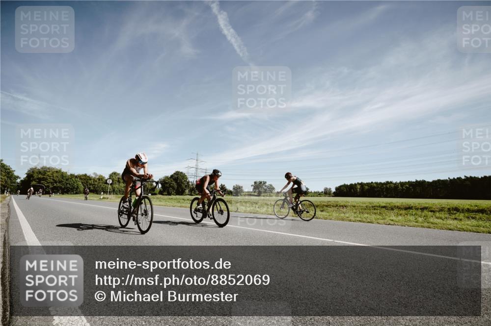 07.09.2025 - 19. Norderstedt Triathlon Michael Burmester http://msf.ph/oto/8852069 07.09.2025 11:30:02 Radfahren 276, 1174, 1341 meine-sportfotos.de