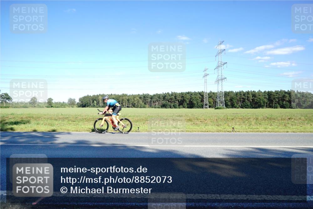 07.09.2025 - 19. Norderstedt Triathlon Michael Burmester http://msf.ph/oto/8852073 07.09.2025 15:48:51 Radfahren 384, 387, 516, 522, 1405 meine-sportfotos.de