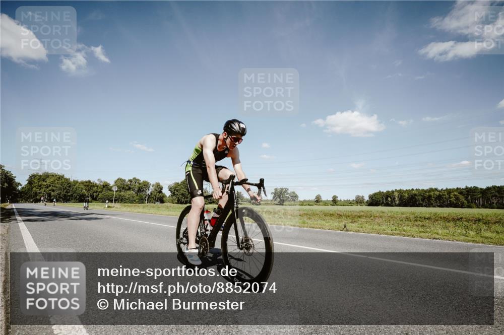 07.09.2025 - 19. Norderstedt Triathlon Michael Burmester http://msf.ph/oto/8852074 07.09.2025 14:31:37 Radfahren 967, 986, 995 meine-sportfotos.de