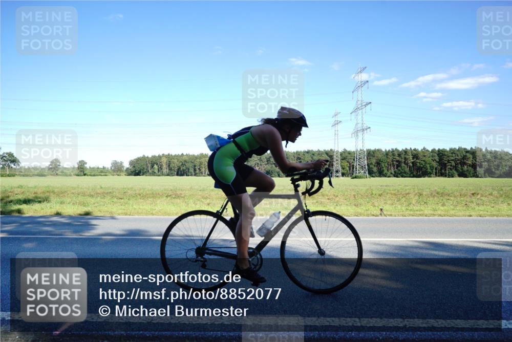 07.09.2025 - 19. Norderstedt Triathlon Michael Burmester http://msf.ph/oto/8852077 07.09.2025 15:48:52 Radfahren 384, 387, 516, 522, 1405 meine-sportfotos.de
