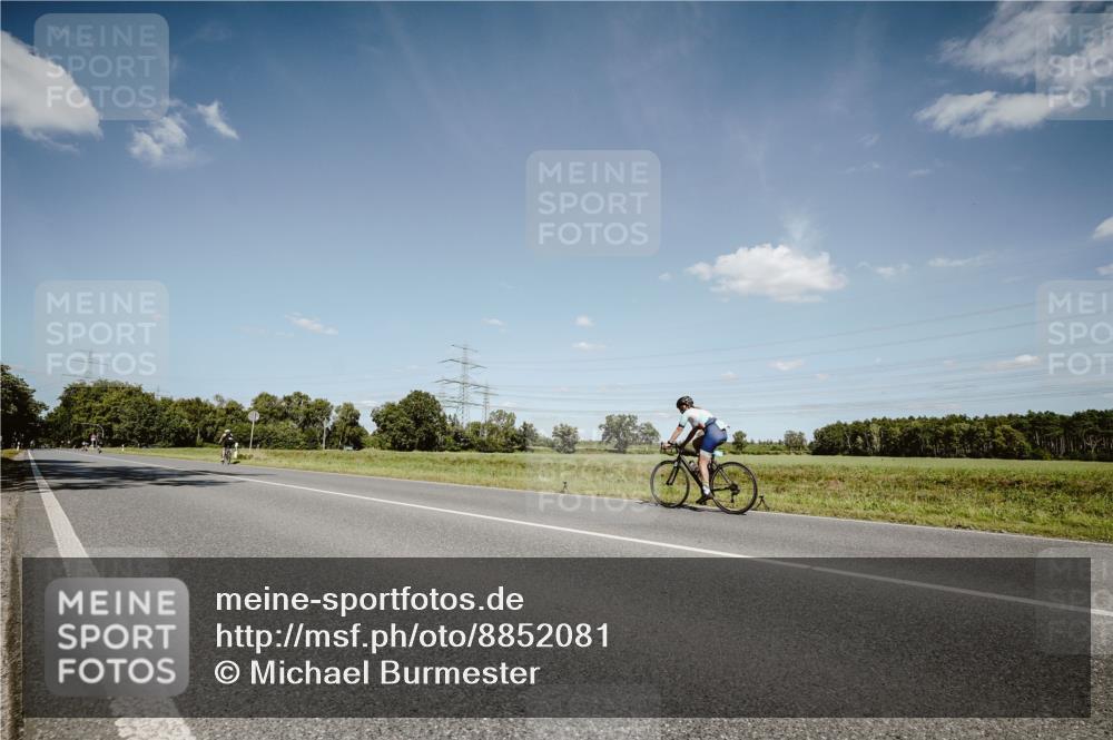 07.09.2025 - 19. Norderstedt Triathlon Michael Burmester http://msf.ph/oto/8852081 07.09.2025 14:31:42 Radfahren  meine-sportfotos.de