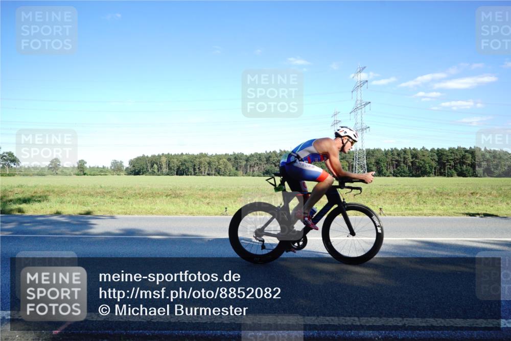 07.09.2025 - 19. Norderstedt Triathlon Michael Burmester http://msf.ph/oto/8852082 07.09.2025 15:48:55 Radfahren 387, 405, 522, 1593 meine-sportfotos.de