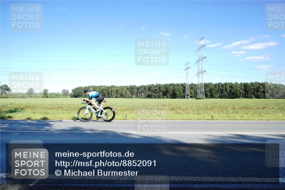07.09.2025 - 19. Norderstedt Triathlon Michael Burmester http://msf.ph/oto/8852091 07.09.2025 15:48:59 Radfahren 405, 1593 meine-sportfotos.de