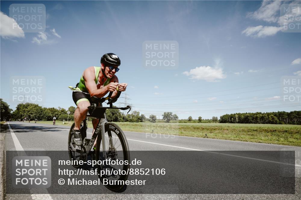 07.09.2025 - 19. Norderstedt Triathlon Michael Burmester http://msf.ph/oto/8852106 07.09.2025 14:31:55 Radfahren 1005 meine-sportfotos.de