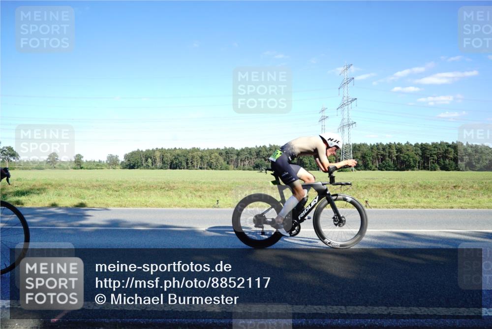 07.09.2025 - 19. Norderstedt Triathlon Michael Burmester http://msf.ph/oto/8852117 07.09.2025 15:49:33 Radfahren 517, 1054, 1515 meine-sportfotos.de