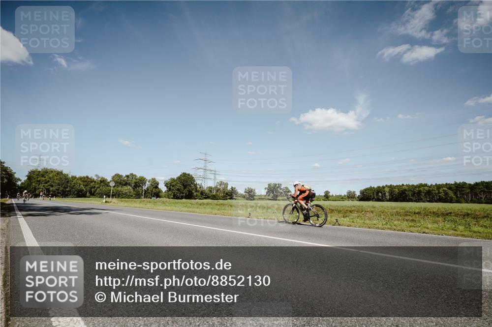 07.09.2025 - 19. Norderstedt Triathlon Michael Burmester http://msf.ph/oto/8852130 07.09.2025 14:32:18 Radfahren  meine-sportfotos.de