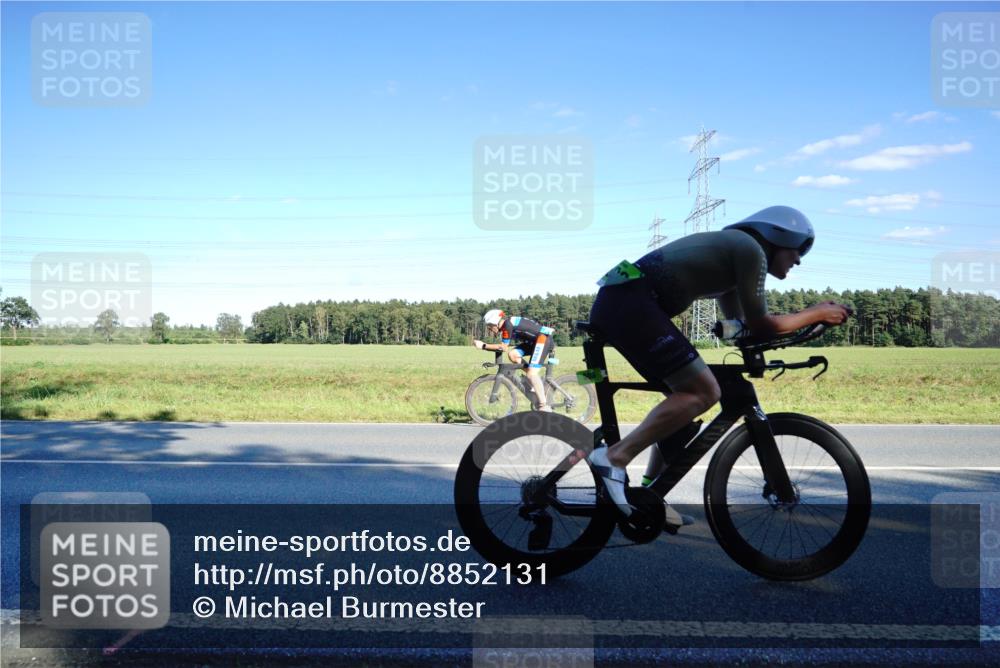 07.09.2025 - 19. Norderstedt Triathlon Michael Burmester http://msf.ph/oto/8852131 07.09.2025 15:49:40 Radfahren 501, 508, 1105 meine-sportfotos.de