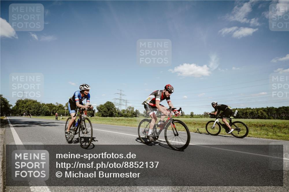07.09.2025 - 19. Norderstedt Triathlon Michael Burmester http://msf.ph/oto/8852137 07.09.2025 14:32:25 Radfahren 473, 479, 987 meine-sportfotos.de