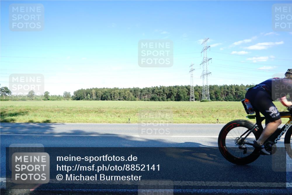 07.09.2025 - 19. Norderstedt Triathlon Michael Burmester http://msf.ph/oto/8852141 07.09.2025 15:49:44 Radfahren 501, 508, 1047 meine-sportfotos.de
