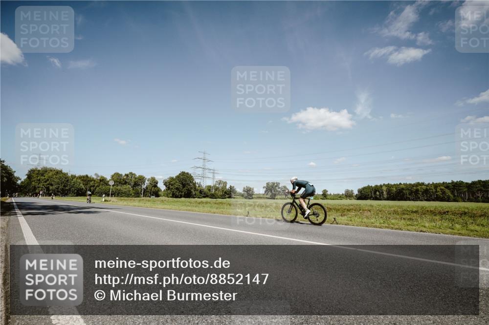 07.09.2025 - 19. Norderstedt Triathlon Michael Burmester http://msf.ph/oto/8852147 07.09.2025 14:32:32 Radfahren 980 meine-sportfotos.de