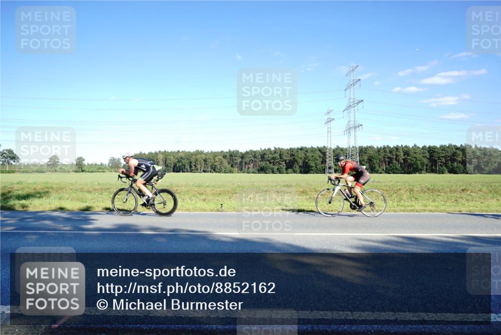 07.09.2025 - 19. Norderstedt Triathlon Michael Burmester http://msf.ph/oto/8852162 07.09.2025 15:50:03 Radfahren 498, 510, 537, 1424 meine-sportfotos.de