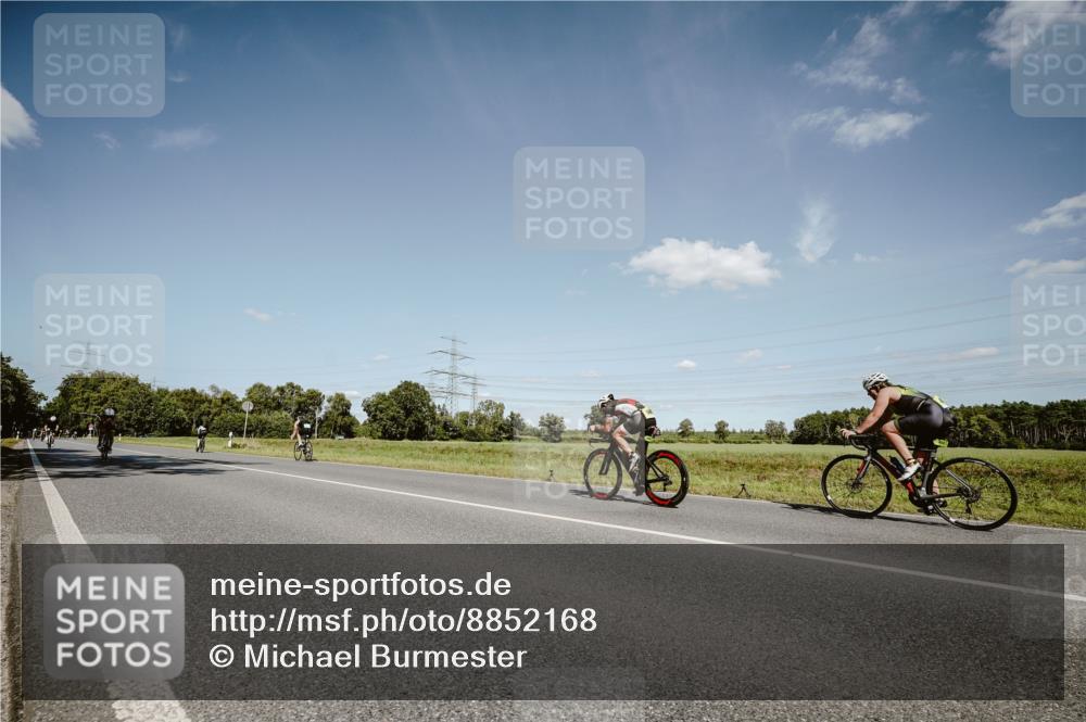 07.09.2025 - 19. Norderstedt Triathlon Michael Burmester http://msf.ph/oto/8852168 07.09.2025 14:32:49 Radfahren 382, 1025, 1503 meine-sportfotos.de
