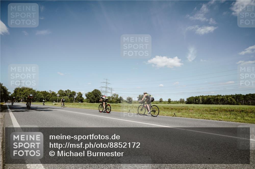 07.09.2025 - 19. Norderstedt Triathlon Michael Burmester http://msf.ph/oto/8852172 07.09.2025 14:32:50 Radfahren 1025, 1503 meine-sportfotos.de