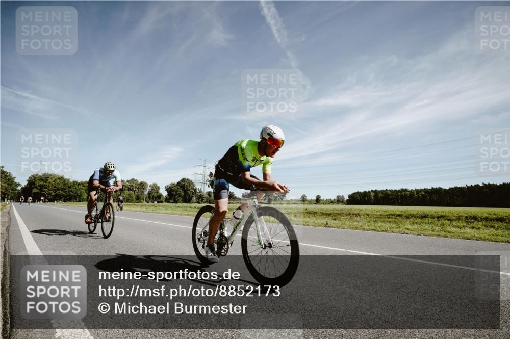 07.09.2025 - 19. Norderstedt Triathlon Michael Burmester http://msf.ph/oto/8852173 07.09.2025 11:31:31 Radfahren 749, 771 meine-sportfotos.de