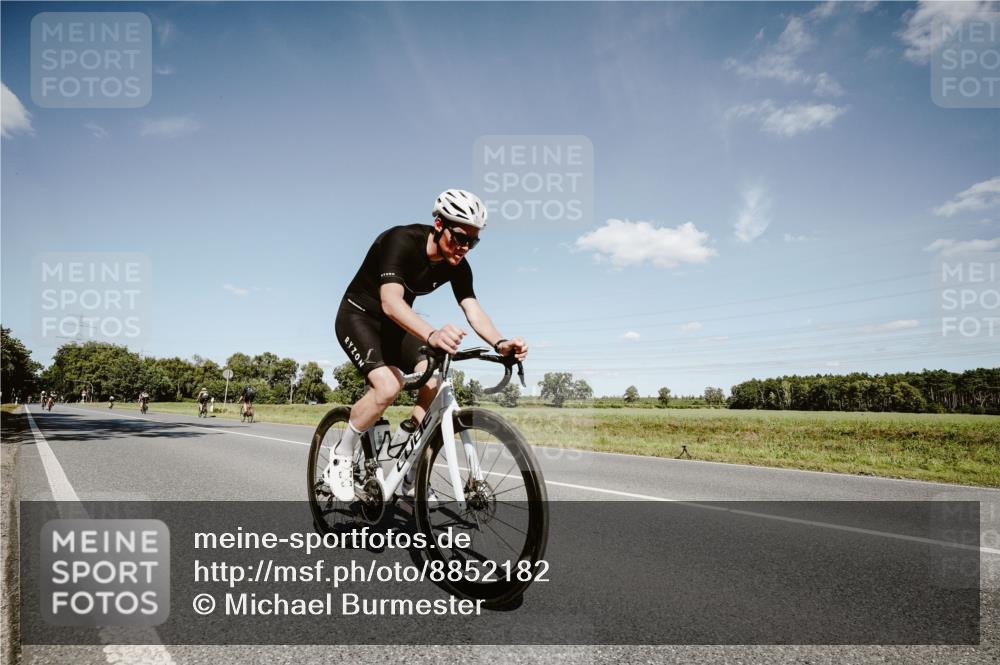 07.09.2025 - 19. Norderstedt Triathlon Michael Burmester http://msf.ph/oto/8852182 07.09.2025 14:32:52 Radfahren 1025, 1503 meine-sportfotos.de
