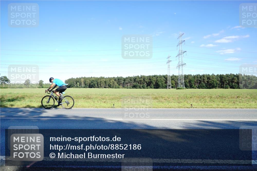 07.09.2025 - 19. Norderstedt Triathlon Michael Burmester http://msf.ph/oto/8852186 07.09.2025 15:50:12 Radfahren 403, 893, 1068, 1626 meine-sportfotos.de