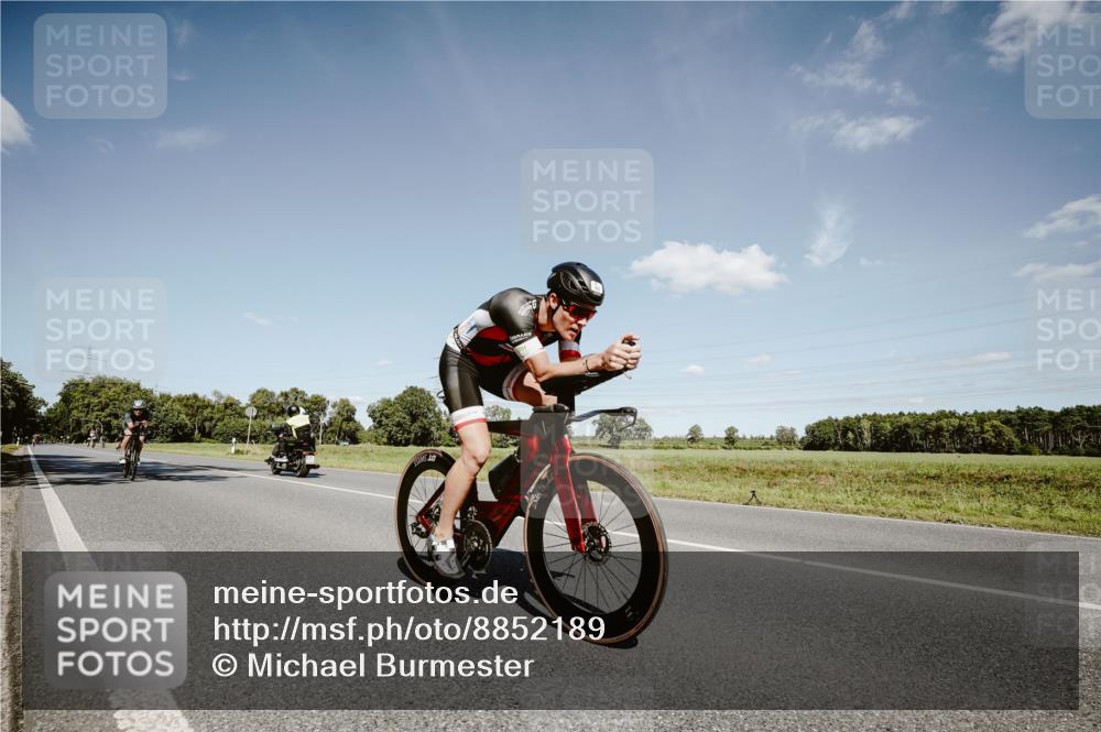 07.09.2025 - 19. Norderstedt Triathlon Michael Burmester http://msf.ph/oto/8852189 07.09.2025 14:32:57 Radfahren 983, 1508 meine-sportfotos.de