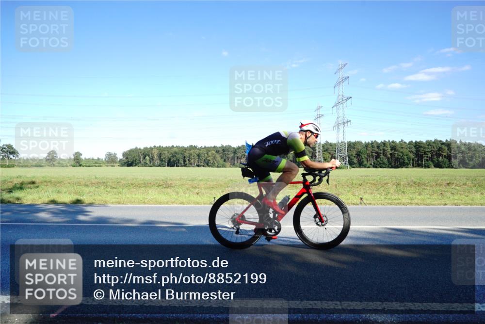 07.09.2025 - 19. Norderstedt Triathlon Michael Burmester http://msf.ph/oto/8852199 07.09.2025 15:50:19 Radfahren 380, 397, 541, 885, 894, 1526 meine-sportfotos.de