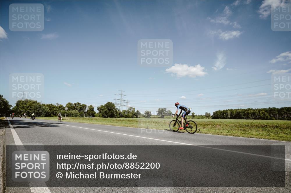 07.09.2025 - 19. Norderstedt Triathlon Michael Burmester http://msf.ph/oto/8852200 07.09.2025 14:33:00 Radfahren 1508 meine-sportfotos.de