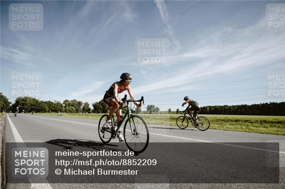 07.09.2025 - 19. Norderstedt Triathlon Michael Burmester http://msf.ph/oto/8852209 07.09.2025 11:32:06 Radfahren 281, 1334 meine-sportfotos.de