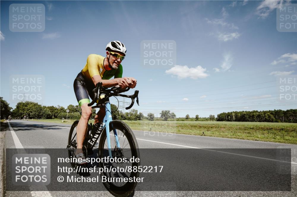 07.09.2025 - 19. Norderstedt Triathlon Michael Burmester http://msf.ph/oto/8852217 07.09.2025 14:33:14 Radfahren 1032 meine-sportfotos.de