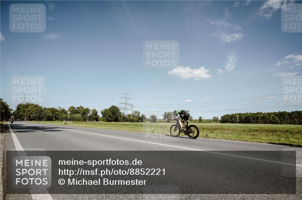 07.09.2025 - 19. Norderstedt Triathlon Michael Burmester http://msf.ph/oto/8852221 07.09.2025 14:33:16 Radfahren 1004, 1032 meine-sportfotos.de