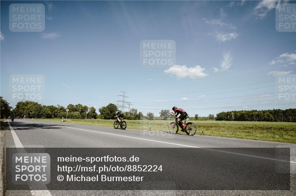07.09.2025 - 19. Norderstedt Triathlon Michael Burmester http://msf.ph/oto/8852224 07.09.2025 14:33:16 Radfahren 1004, 1032 meine-sportfotos.de