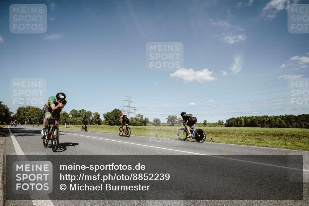07.09.2025 - 19. Norderstedt Triathlon Michael Burmester http://msf.ph/oto/8852239 07.09.2025 14:33:21 Radfahren 438, 442, 1004, 1502 meine-sportfotos.de