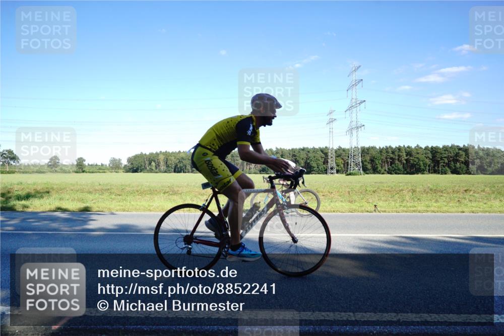 07.09.2025 - 19. Norderstedt Triathlon Michael Burmester http://msf.ph/oto/8852241 07.09.2025 15:50:44 Radfahren 466, 503, 935, 1069 meine-sportfotos.de