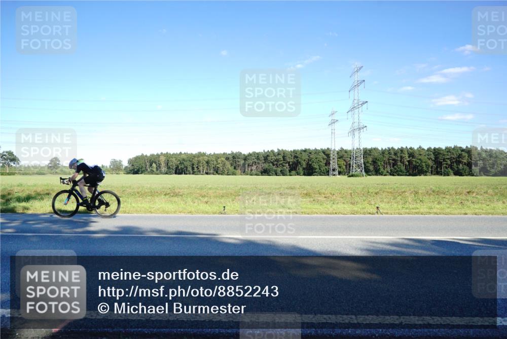 07.09.2025 - 19. Norderstedt Triathlon Michael Burmester http://msf.ph/oto/8852243 07.09.2025 15:50:44 Radfahren 466, 503, 935, 1069 meine-sportfotos.de