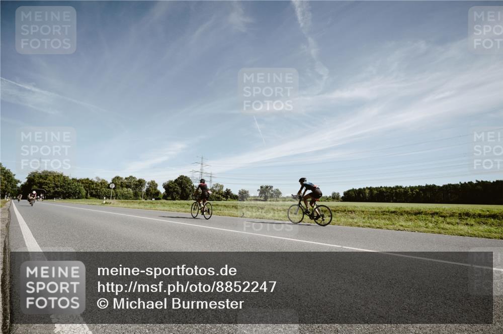 07.09.2025 - 19. Norderstedt Triathlon Michael Burmester http://msf.ph/oto/8852247 07.09.2025 11:32:39 Radfahren 1181 meine-sportfotos.de