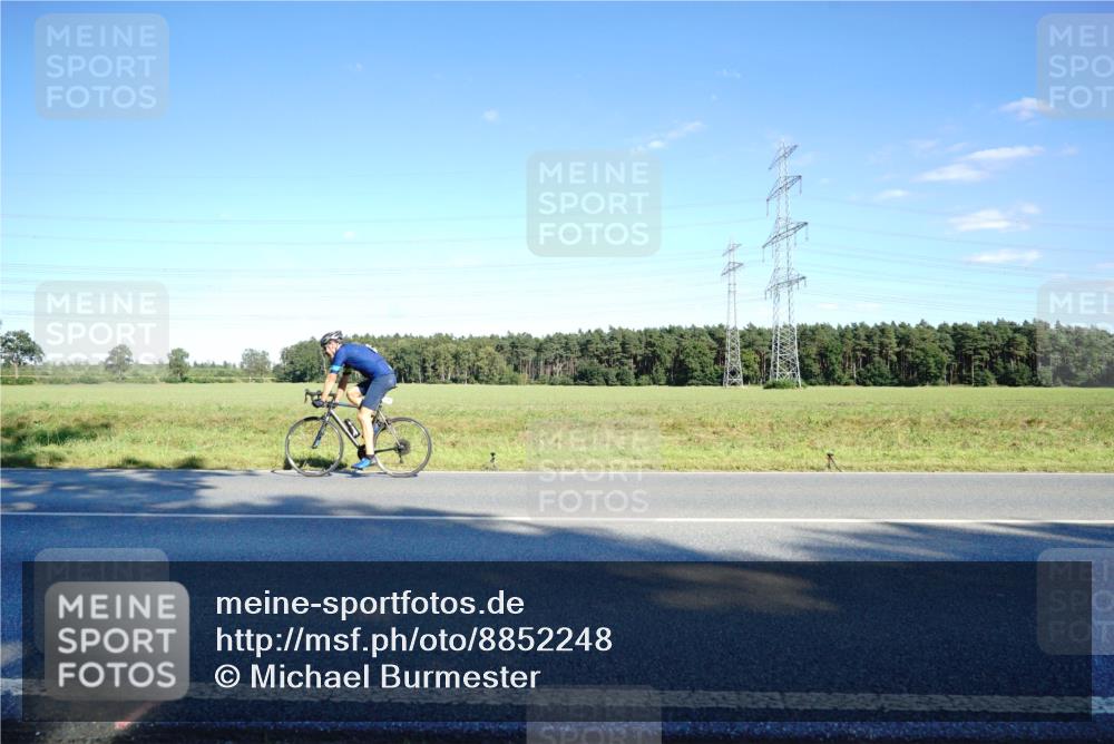 07.09.2025 - 19. Norderstedt Triathlon Michael Burmester http://msf.ph/oto/8852248 07.09.2025 15:50:46 Radfahren 466, 503, 539, 935, 1069 meine-sportfotos.de