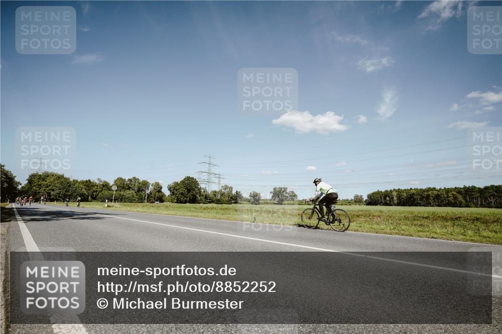 07.09.2025 - 19. Norderstedt Triathlon Michael Burmester http://msf.ph/oto/8852252 07.09.2025 14:33:30 Radfahren 480, 872 meine-sportfotos.de