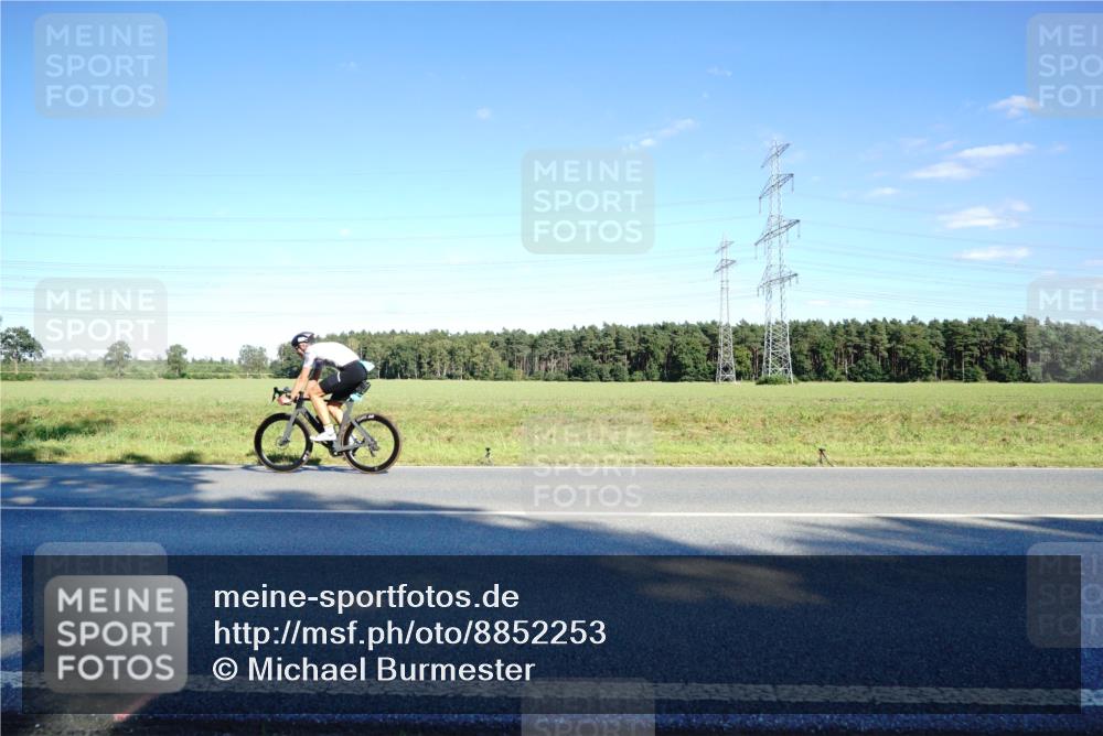 07.09.2025 - 19. Norderstedt Triathlon Michael Burmester http://msf.ph/oto/8852253 07.09.2025 15:50:48 Radfahren 416, 437, 503, 539, 935, 1600 meine-sportfotos.de